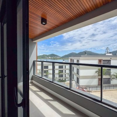 Apartamentos com 130m², 3 quartos, 3 suítes, 2 garagens, no bairro João Paulo em Florianópolis