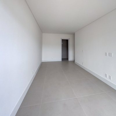 Apartamentos com 130m², 3 quartos, 3 suítes, 2 garagens, no bairro João Paulo em Florianópolis