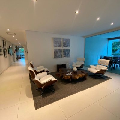 Apartamentos com 101m², 2 quartos, 2 suítes, 1 garagem, no bairro Agronômica em Florianópolis