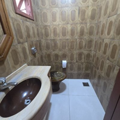 Casa Residencial com 215m², 3 quartos, 1 suíte, 2 garagens, no bairro João Paulo em Florianópolis