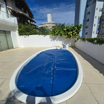 Casa Residencial com 215m², 3 quartos, 1 suíte, 2 garagens, no bairro João Paulo em Florianópolis