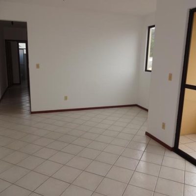 Apartamentos com 77m², 2 quartos, 1 suíte, 1 garagem, no bairro Pantanal em Florianópolis