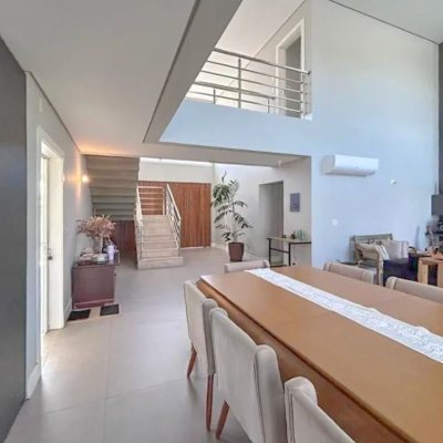 Casa em Condomínio com 378m², 4 quartos, 3 suítes, 4 garagens, no bairro Campeche em Florianópolis