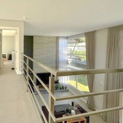 Casa em Condomínio com 378m², 4 quartos, 3 suítes, 4 garagens, no bairro Campeche em Florianópolis