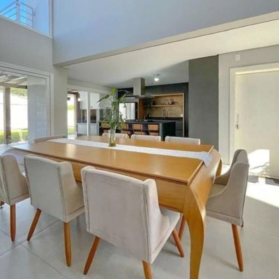 Casa em Condomínio com 378m², 4 quartos, 3 suítes, 4 garagens, no bairro Campeche em Florianópolis