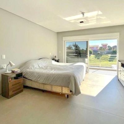 Casa em Condomínio com 378m², 4 quartos, 3 suítes, 4 garagens, no bairro Campeche em Florianópolis