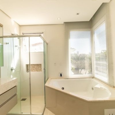 Casa Residencial com 470m², 4 quartos, 4 suítes, 4 garagens, no bairro Jurerê Internacional em Florianópolis