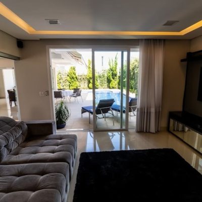 Casa Residencial com 470m², 4 quartos, 4 suítes, 4 garagens, no bairro Jurerê Internacional em Florianópolis