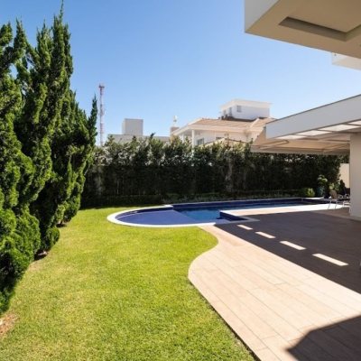 Casa Residencial com 470m², 4 quartos, 4 suítes, 4 garagens, no bairro Jurerê Internacional em Florianópolis