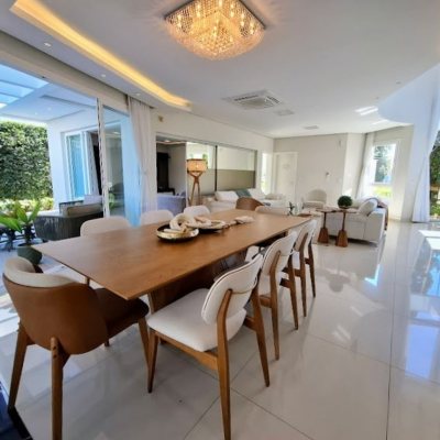 Casa Residencial com 470m², 4 quartos, 4 suítes, 4 garagens, no bairro Jurerê Internacional em Florianópolis