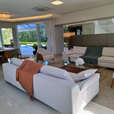 Casa Residencial com 470m², 4 quartos, 4 suítes, 4 garagens, no bairro Jurerê Internacional em Florianópolis