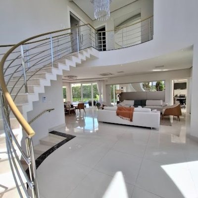 Casa Residencial com 470m², 4 quartos, 4 suítes, 4 garagens, no bairro Jurerê Internacional em Florianópolis