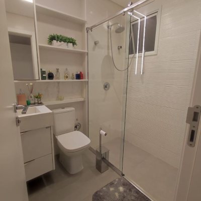 Apartamentos com 121m², 3 quartos, 3 suítes, 2 garagens, no bairro Kobrasol em São José
