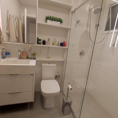 Apartamentos com 121m², 3 quartos, 3 suítes, 2 garagens, no bairro Kobrasol em São José