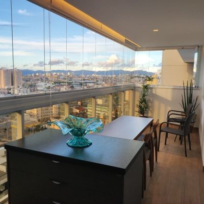 Apartamentos com 121m², 3 quartos, 3 suítes, 2 garagens, no bairro Kobrasol em São José