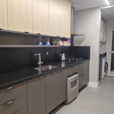 Apartamentos com 121m², 3 quartos, 3 suítes, 2 garagens, no bairro Kobrasol em São José