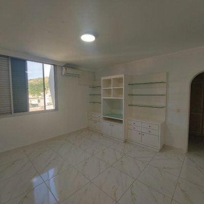 Apartamentos com 214m², 4 quartos, 2 suítes, 2 garagens, no bairro Centro em Florianópolis