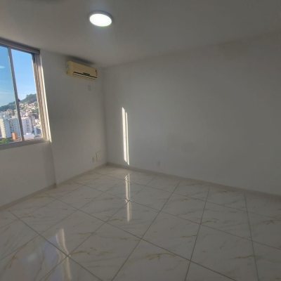 Apartamentos com 214m², 4 quartos, 2 suítes, 2 garagens, no bairro Centro em Florianópolis