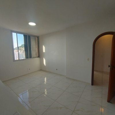 Apartamentos com 214m², 4 quartos, 2 suítes, 2 garagens, no bairro Centro em Florianópolis