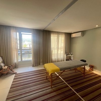 Sala com 35m², 1 garagem, no bairro Trindade em Florianópolis