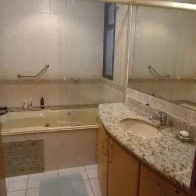 Apartamentos com 143m², 4 quartos, 1 suíte, 3 garagens, no bairro Centro em Florianópolis