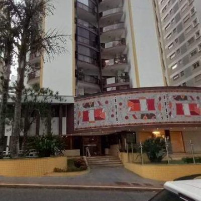 Apartamentos com 143m², 4 quartos, 1 suíte, 3 garagens, no bairro Centro em Florianópolis