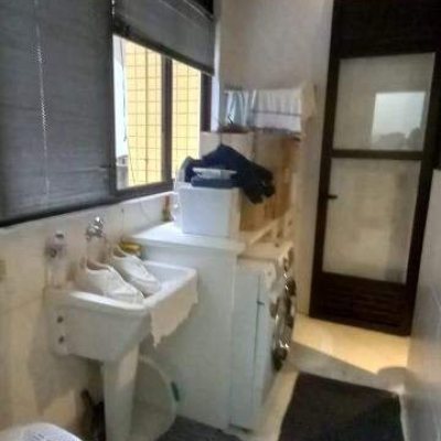 Apartamentos com 143m², 4 quartos, 1 suíte, 3 garagens, no bairro Centro em Florianópolis