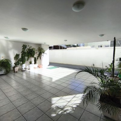 Apartamentos com 120m², 3 quartos, 1 suíte, 2 garagens, no bairro Centro em Florianópolis