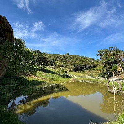 Sitio com 200m², no bairro Potecas em São José