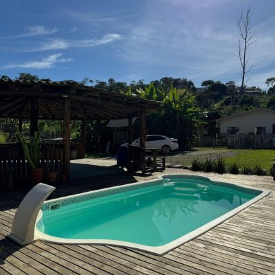 Sitio com 200m², no bairro Potecas em São José