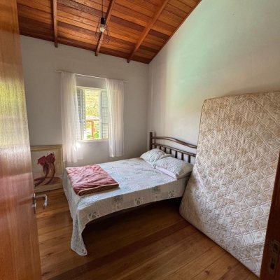 Sitio com 200m², no bairro Potecas em São José