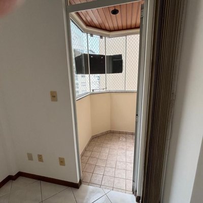 Apartamentos com 71m², 2 quartos, 1 garagem, no bairro Campinas em São José