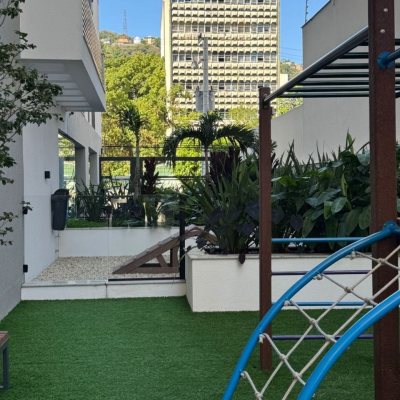 Apartamentos com 107m², 3 quartos, 1 suíte, 2 garagens, no bairro Centro em Florianópolis