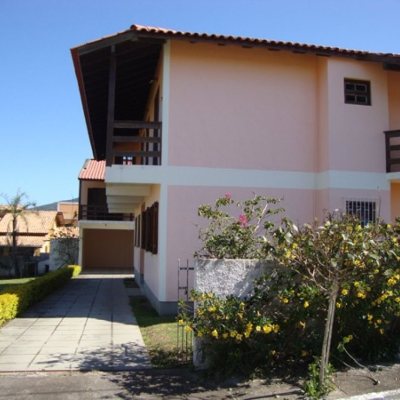 Casa Residencial com 384m², 5 quartos, 4 garagens, no bairro Ingleses do Rio Vermelho em Florianópolis