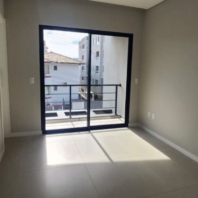 Sobrado Residencial com 153m², 3 quartos, 1 suíte, 1 garagem, no bairro Ipiranga em São José