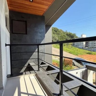 Sobrado Residencial com 153m², 3 quartos, 1 suíte, 1 garagem, no bairro Ipiranga em São José