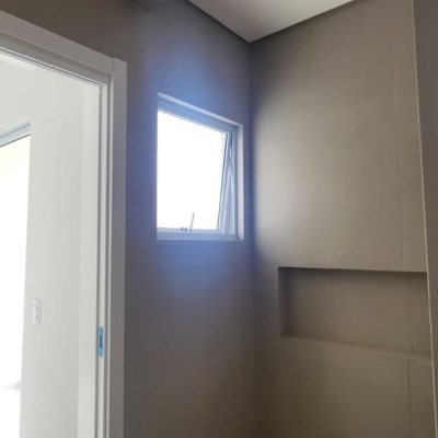 Sobrado Residencial com 153m², 3 quartos, 1 suíte, 1 garagem, no bairro Ipiranga em São José