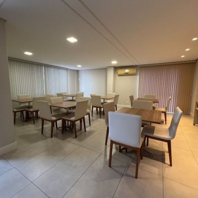 Apartamentos com 81m², 3 quartos, 1 suíte, 1 garagem, no bairro Centro em Florianópolis