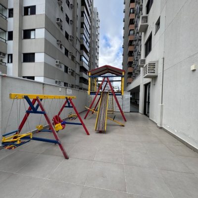 Apartamentos com 81m², 3 quartos, 1 suíte, 1 garagem, no bairro Centro em Florianópolis
