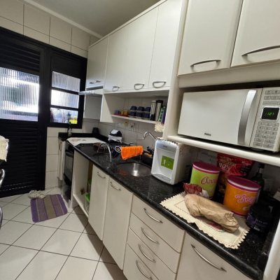 Apartamentos com 81m², 3 quartos, 1 suíte, 1 garagem, no bairro Centro em Florianópolis