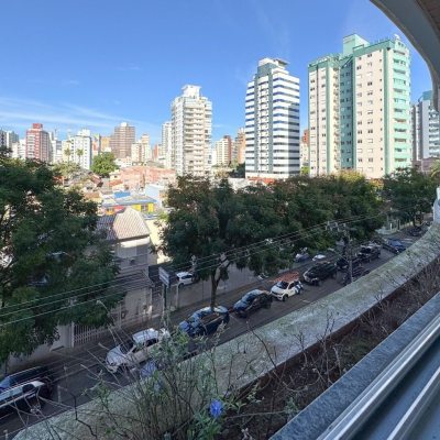 Apartamentos com 113m², 3 quartos, 1 suíte, 2 garagens, no bairro Centro em Florianópolis