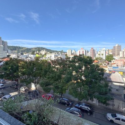 Apartamentos com 113m², 3 quartos, 1 suíte, 2 garagens, no bairro Centro em Florianópolis