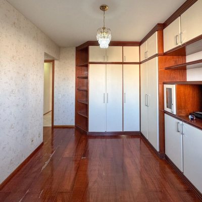 Apartamentos com 113m², 3 quartos, 1 suíte, 2 garagens, no bairro Centro em Florianópolis
