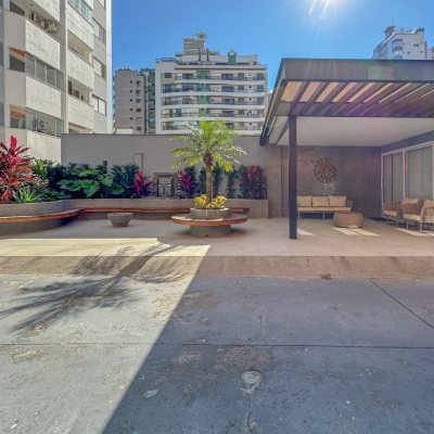 Apartamentos com 113m², 3 quartos, 1 suíte, 2 garagens, no bairro Centro em Florianópolis