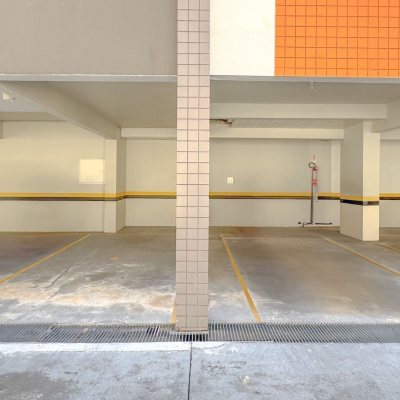 Apartamentos com 113m², 3 quartos, 1 suíte, 2 garagens, no bairro Centro em Florianópolis