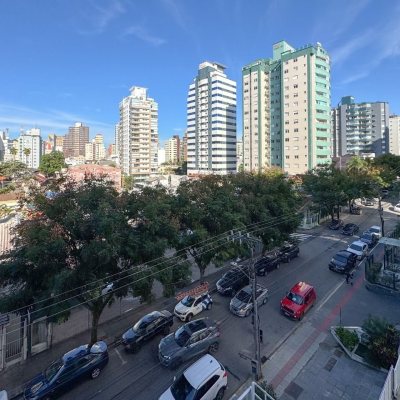 Apartamentos com 113m², 3 quartos, 1 suíte, 2 garagens, no bairro Centro em Florianópolis