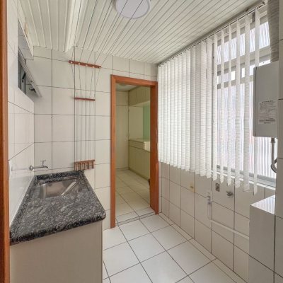 Apartamentos com 113m², 3 quartos, 1 suíte, 2 garagens, no bairro Centro em Florianópolis