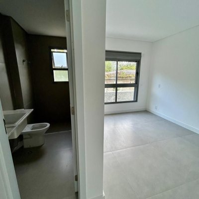 Apartamentos com 165m², 3 quartos, 3 suítes, 3 garagens, no bairro Cacupé em Florianópolis