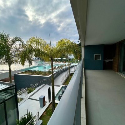 Apartamentos com 165m², 3 quartos, 3 suítes, 3 garagens, no bairro Cacupé em Florianópolis