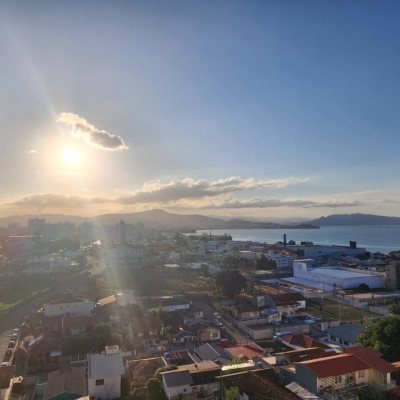 Apartamentos com 109m², 3 quartos, 1 suíte, 2 garagens, no bairro Jardim Atlântico em Florianópolis